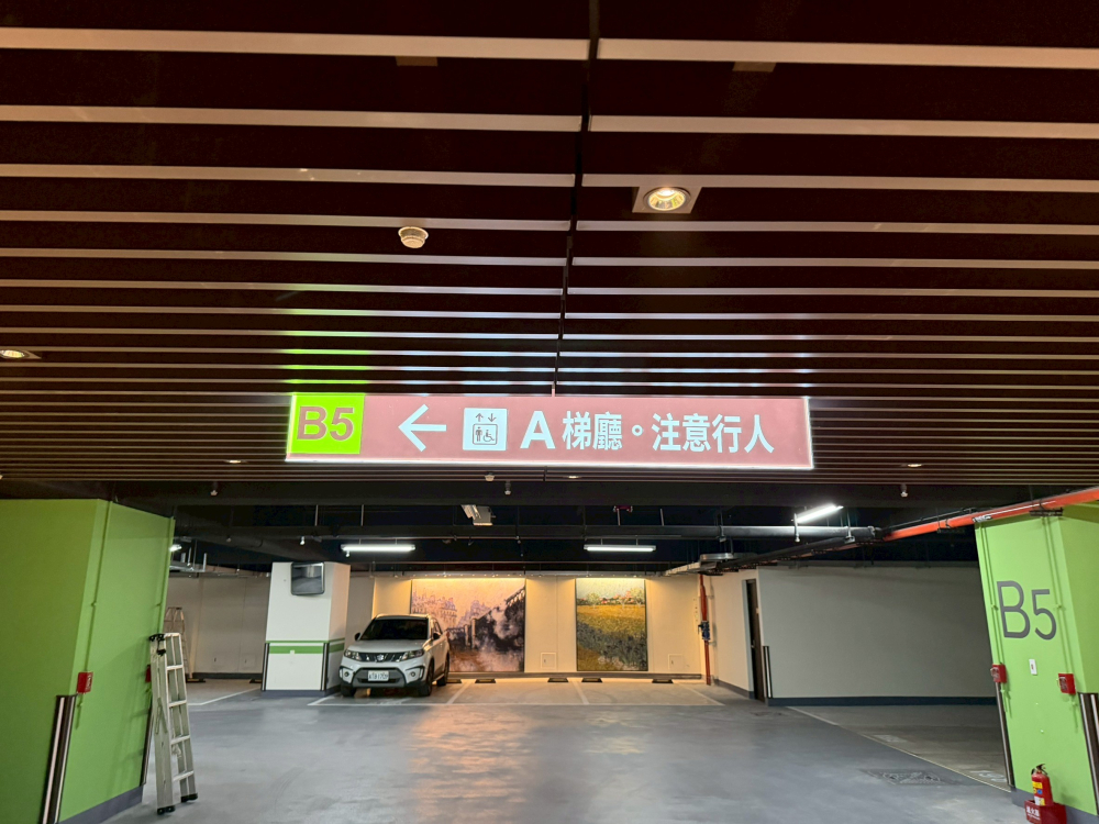 ◆ LED懸吊導光燈箱
